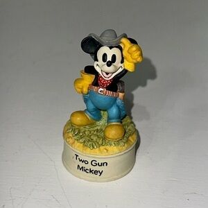 Lenox Thimble Mickey Mouse “Two Gun Mickey”